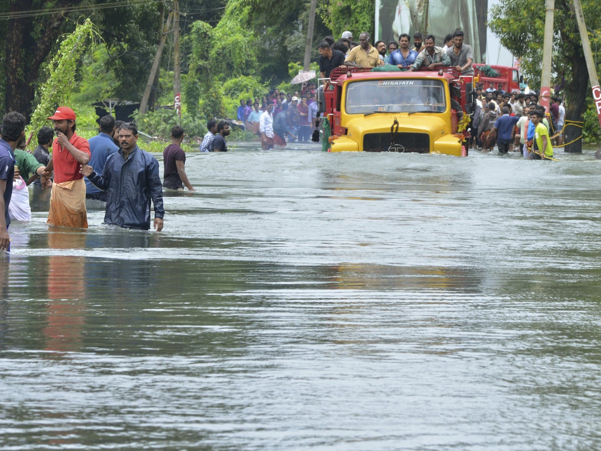 Kerala Floods Many Thousands Await Rescue As Downpour Continues India The Guardian Kerala Floods Many Thousands Await Rescue As Downpour Continues India The Guardian