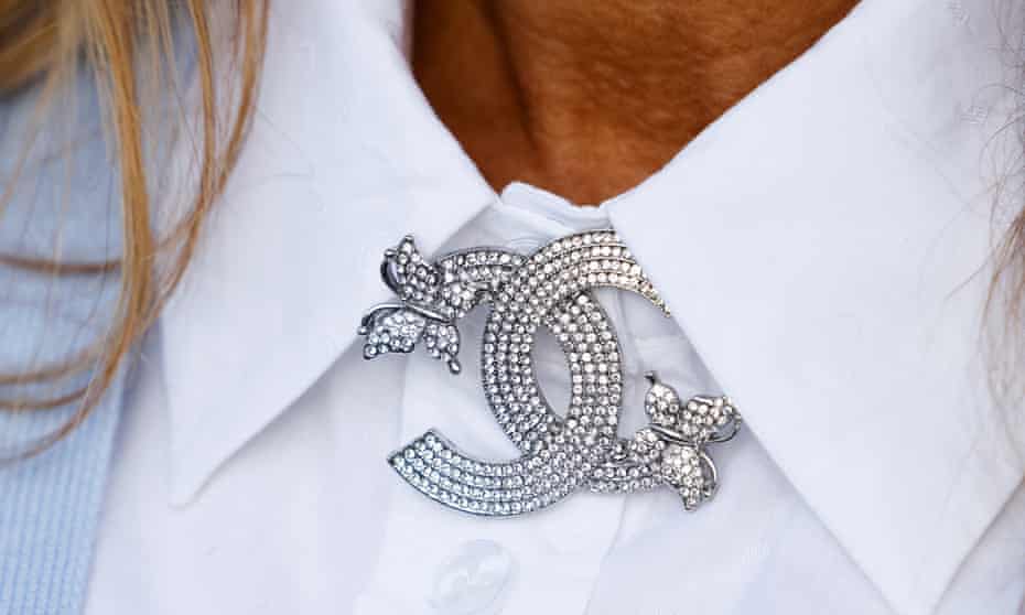 A Chanel brooch as worn by influencer Gitta Banko.