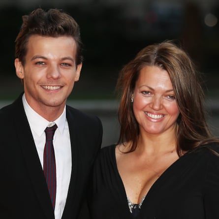Louis Tomlinson with his mother, Johannah, in 2015