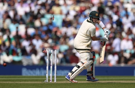 Steve Smith is bowled by Sharldul Thakur.