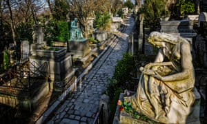 Nghĩa trang Pere Lachaise ở Paris, Pháp Tượng đá cẩm thạch trên lăng mộ Frederic Chopin