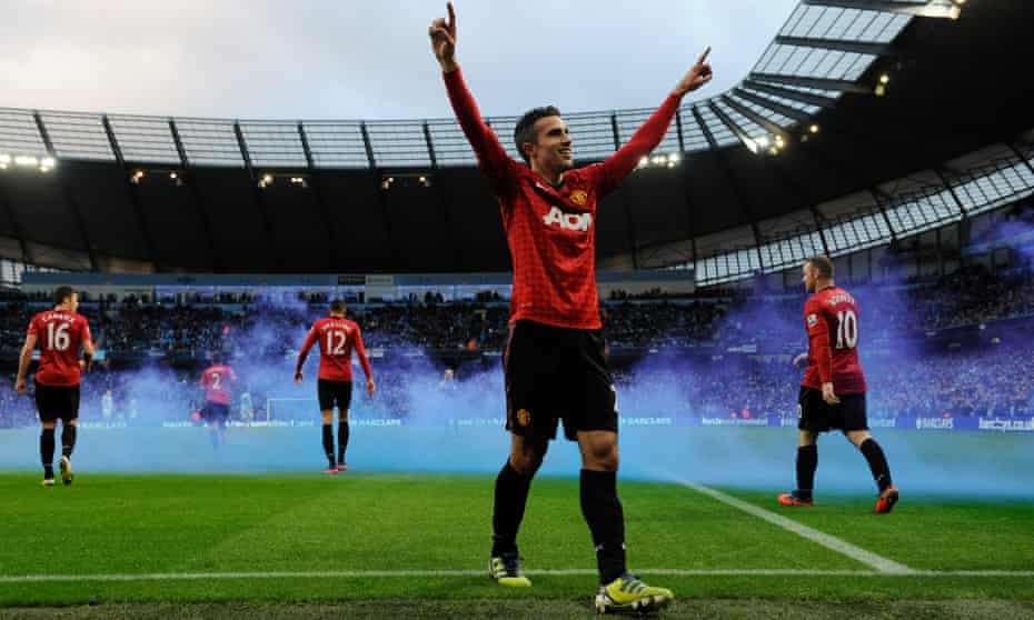 Robin van Persie celebrates his 90th-minute winner against Manchester City on 9 December 2012