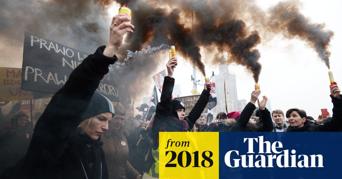 Mass protests in Poland against tightening of abortion law