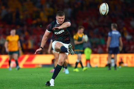 Owen Farrell practises his kicking before the first Test against the Wallabies.