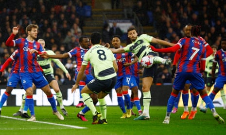 Rúben Dias shoots at goal early on at Selhurst Park.