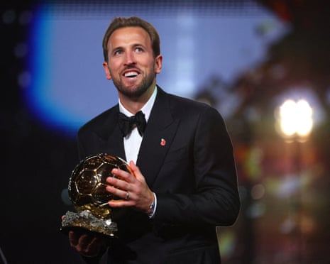 Harry Kane holds up the Ballon dâÂÂOr at the London Palladium