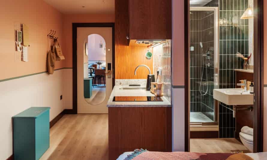 room2 Hotel’s energy-efficient showers