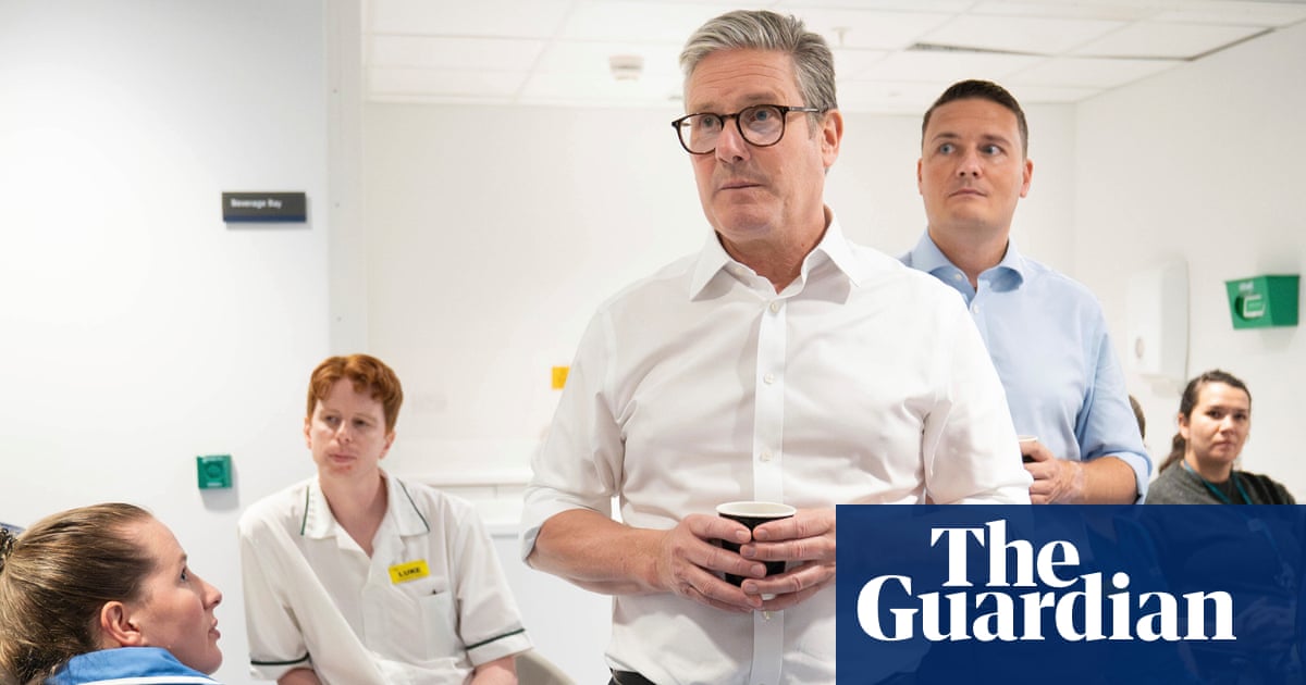 ‘Beyond belief’ that resident doctors could strike amid flu crisis, says Starmer