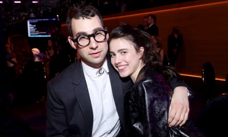 Jack Antonoff with his wife, the actor Margaret Qualley, at the Grammys in 2022