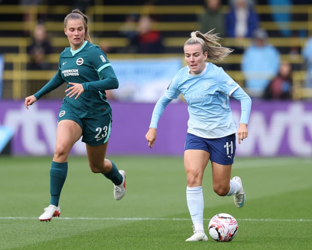 Lauren Hemp plays for Manchester City against Brighton