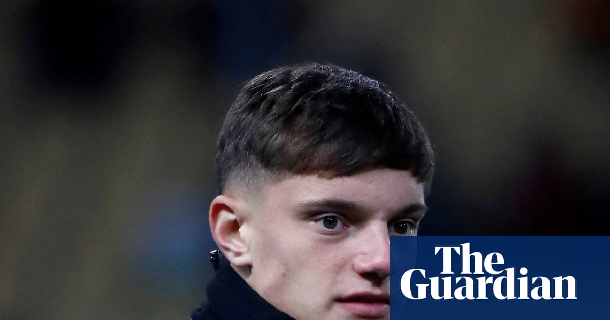 Giovanni Leoni’s return from injury delayed in fresh blow to Liverpool