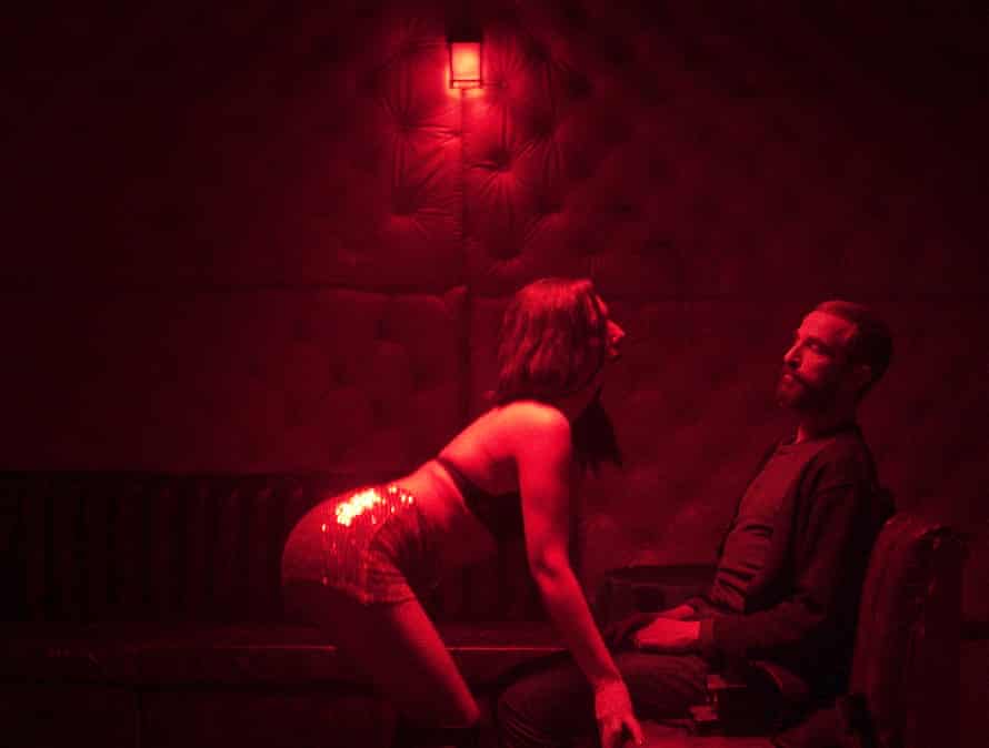 A still from Apples.