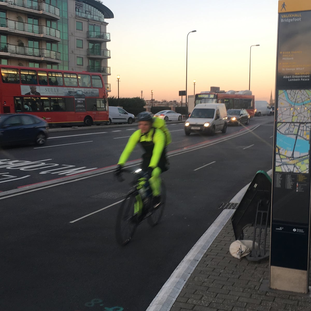 Cycling On Vauxhall Bridge A Return Visit And Some New Statistics Uk News The Guardian