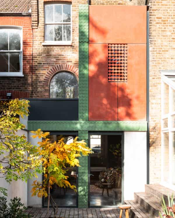Green cross code: the structural column with a scalloped pattern.