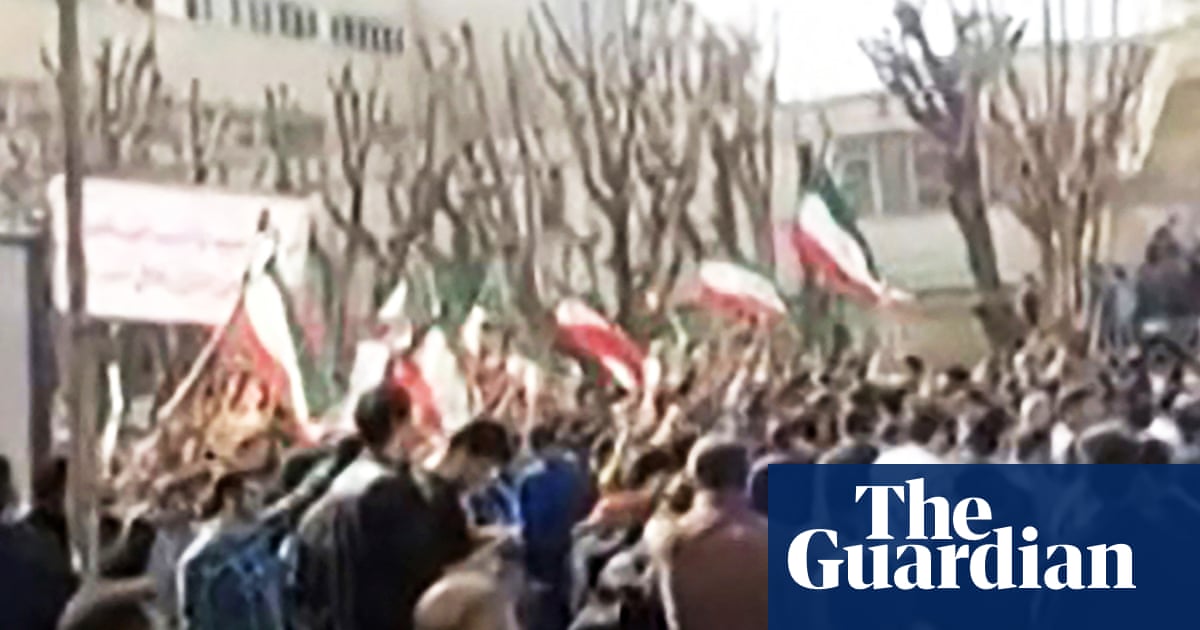 Fresh protests erupt at Iranian universities as they reopen after crackdown – video