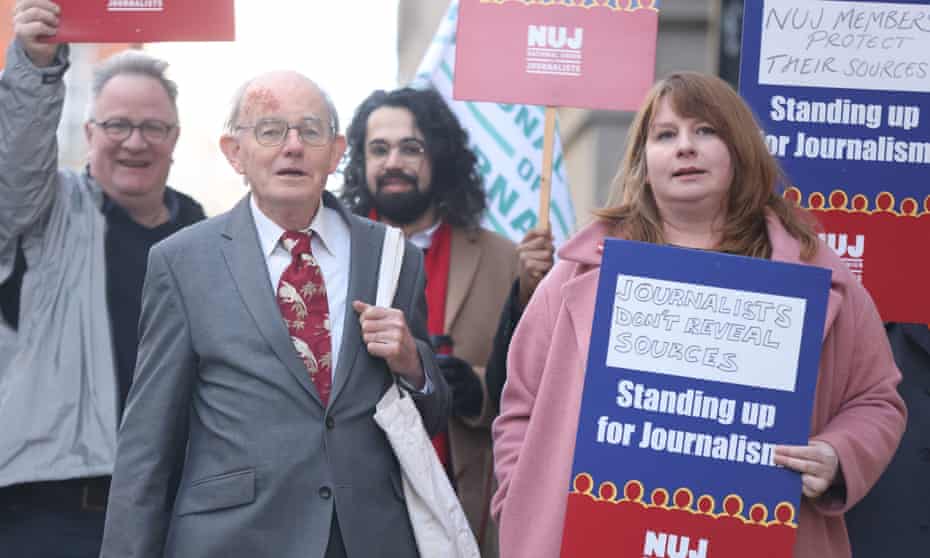Chris Mullin  with NUJ members holding banners