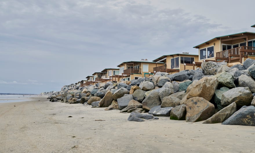 Homes along the final stretch of Imperial Beach coast before reaching the border with Mexico.