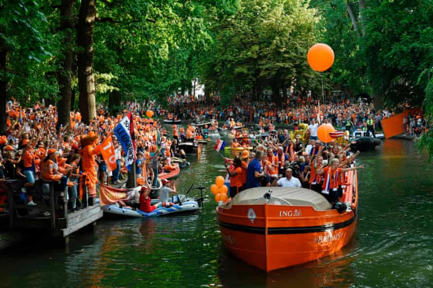 Mud, sweat and cheers: six of the most memorable women’s Euros | Women's Euro 2022 7 The Netherlands celebrate their Euro 2017 triumph with fans at Park Lepelenburg in Utrecht.