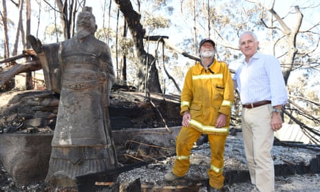 Malcolm Turnbull (right) visits the Wye River township