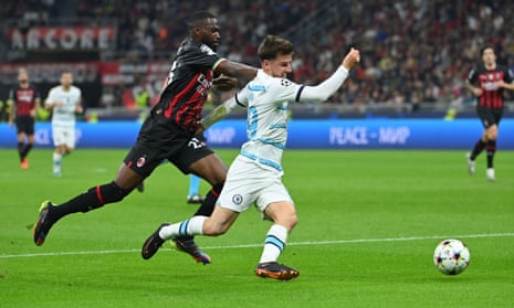 AC Milan defender Fikayo Tomori fights for the ball with Mason Mount and gives away a soft penalty and sees a red card.