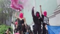 Protesta de Pussy Riot en la Bienal de Venecia obliga al pabellón ruso a cerrar brevemente.