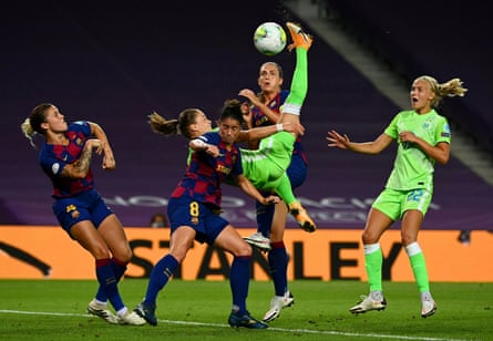 Wolfsburg’s Ewa Pajor attempts an overhead kick in gthe semi-final against Barcelona.