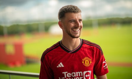 Mason Mount in Manchester United’s new shirt