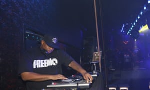 DJ