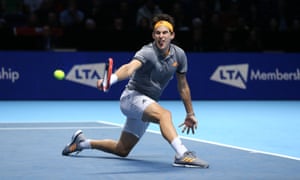 Dominic Thiem plays a backward.