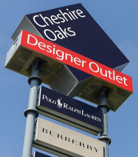 Clothes shopping: does buying from outlet stores really save ...
