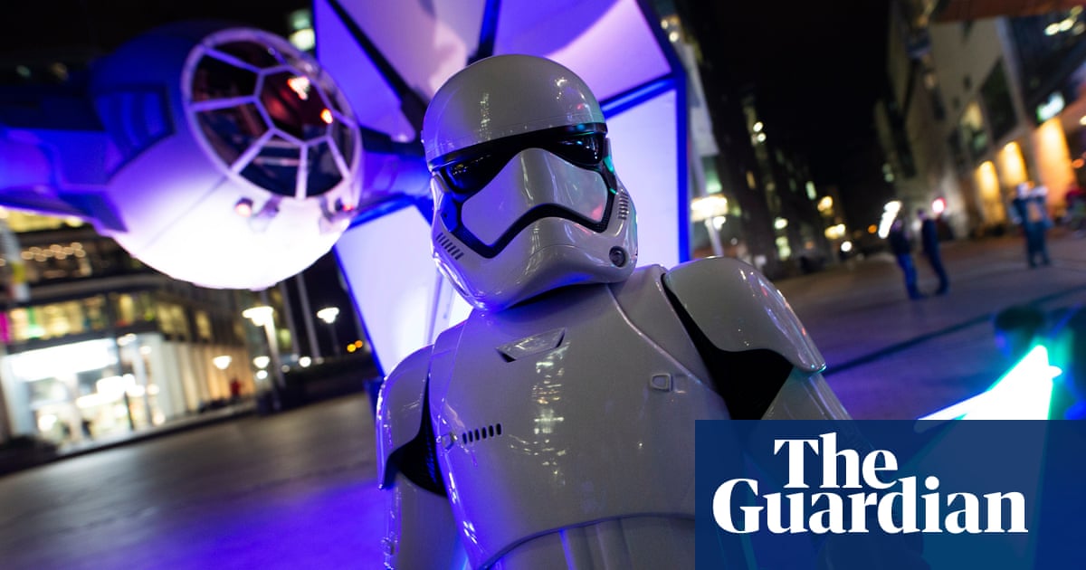 Star Wars v Cats: blockbusters compete for UK box office
