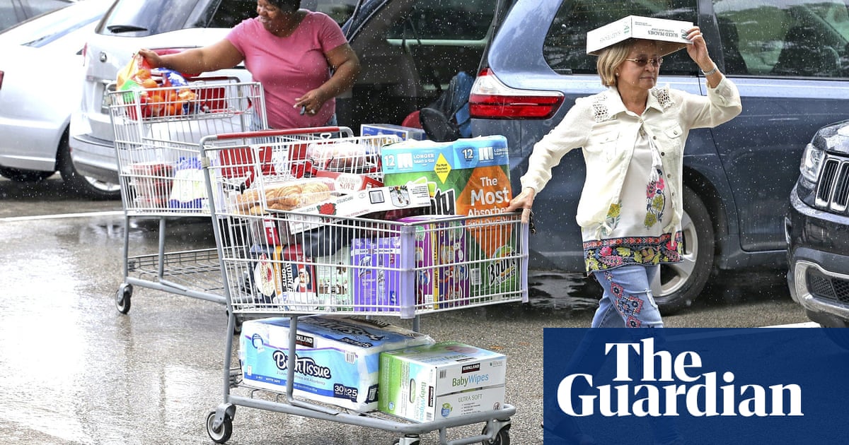 Hurricane Dorian: Trump flies to golf club as storm approaches east coast