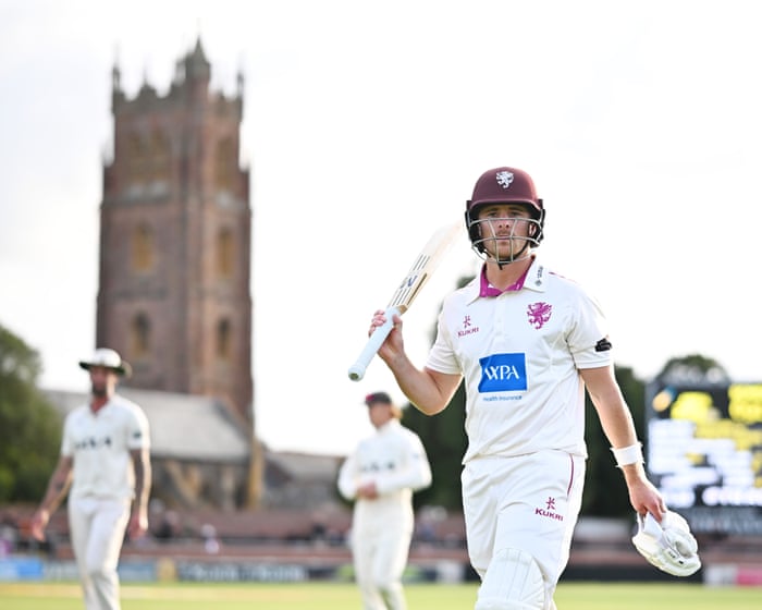 Abell’s 307 offers solace for Somerset as season slips into sepia – as it happened
