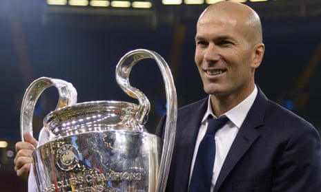 Zinedine Zidane - Huyền thoại bất tử của bóng đá Pháp - Chặng đường sự nghiệp và di sản để lại Zinedine Zidane - Huyền thoại bất tử của bóng đá Pháp - Chặng đường sự nghiệp và di sản để lại