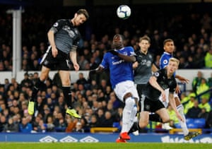 An unmarked Robbie Brady heads wide.