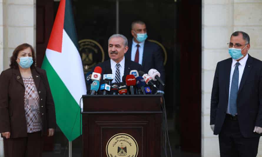 Palestinian prime minister Mohammad Shtayyeh makes statements to press members regarding the closure of entrances and exits of Hebron and Nablus provinces due to a rise in infection cases, in Ramallah, West Bank on 20 June, 2020.