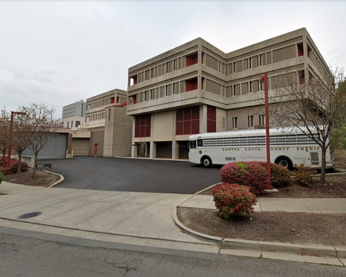 Search under way in California after jail accidentally releases murder suspect