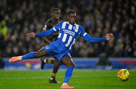Danny Welbeck equalises for Brighton on 71 minutes to set up a grandstand finish at the Amex.