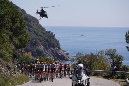 Giro riders make their way from Porcari to Chiavari