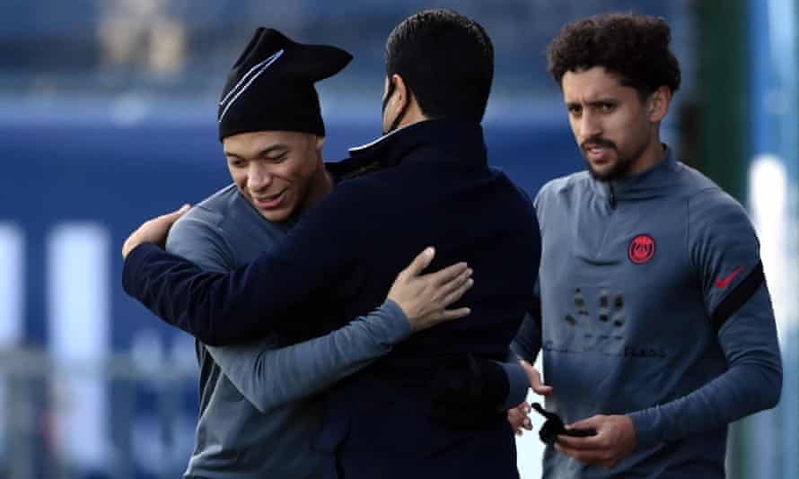 Magical Mbappé makes Real Madrid smile even in sending them to defeat | Kylian Mbappé 3 Kylian Mbappé gets a hug from PSG’s president Nasser al-Khelaifi on the eve of the game against Real Madrid.