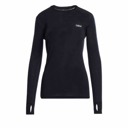 OEX Women’s black Kelso merino long sleeve base layer top. The top has a round neck, thumb holes in the sleeves and a white OEX logo on the left hand side of the chest.