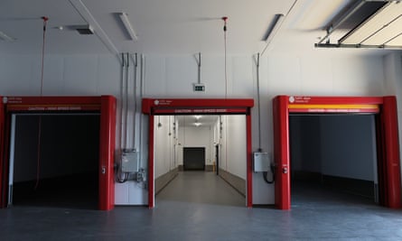 The building was designed to allow the inspection of goods in air-lock quarantine zones.
