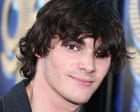 RJ Mitte'nin hikayesi serebral palsi ve akıl sağlığı sorunlarıyla ilgili hayata dair bir fikir veriyor | Edebiyat