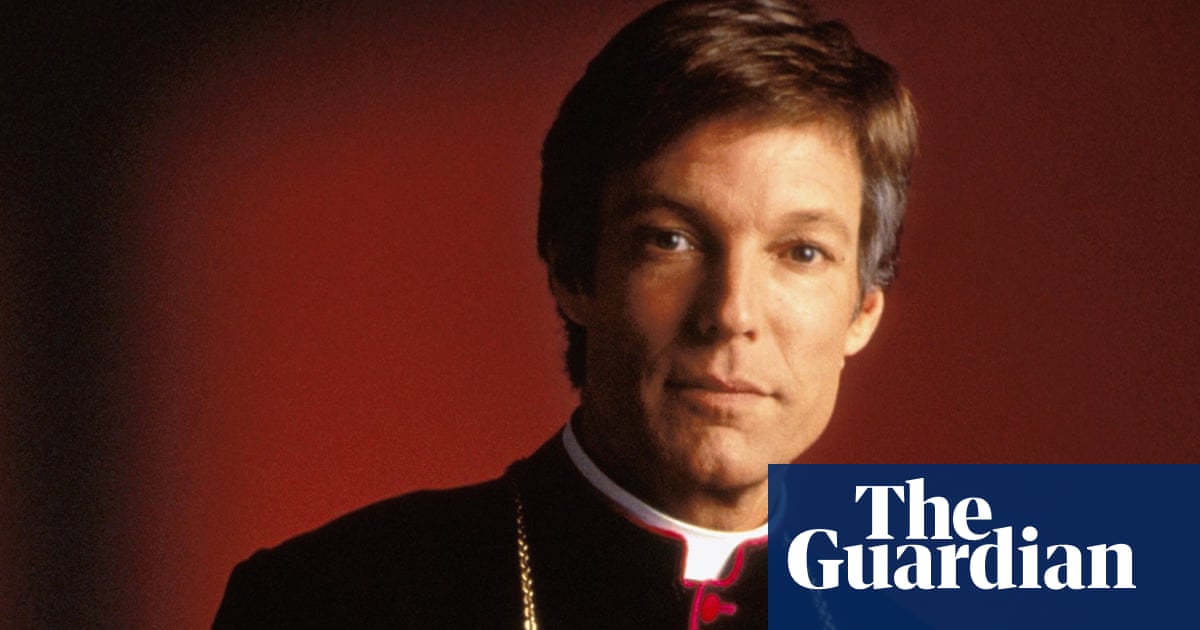 The original hot priest! Farewell Richard Chamberlain, TV eye-candy extraordinaire