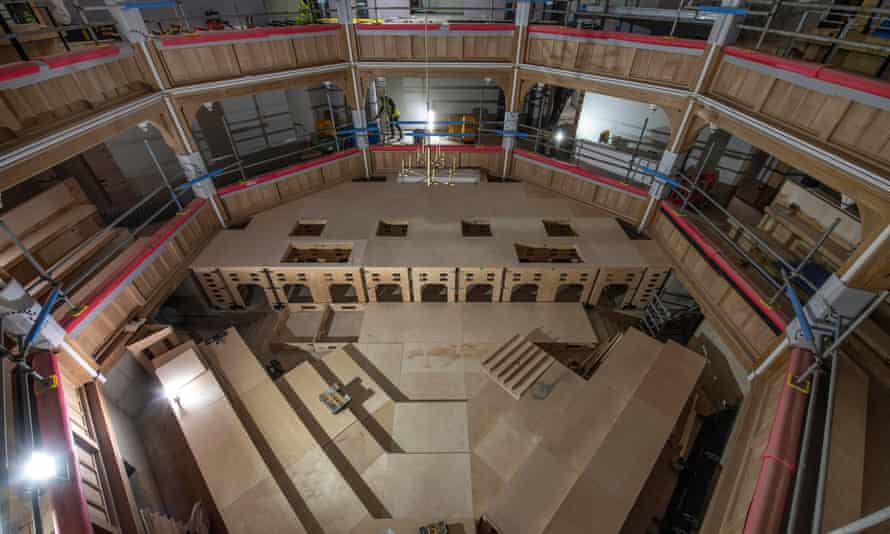 In costruzione... alla Shakespeare North Playhouse, che aprirà il 15 luglio.