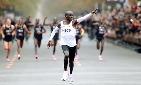 Predicar mini Bigote World Athletics denies tipping off Nike over new running-shoe regulations |  Athletics | The Guardian
