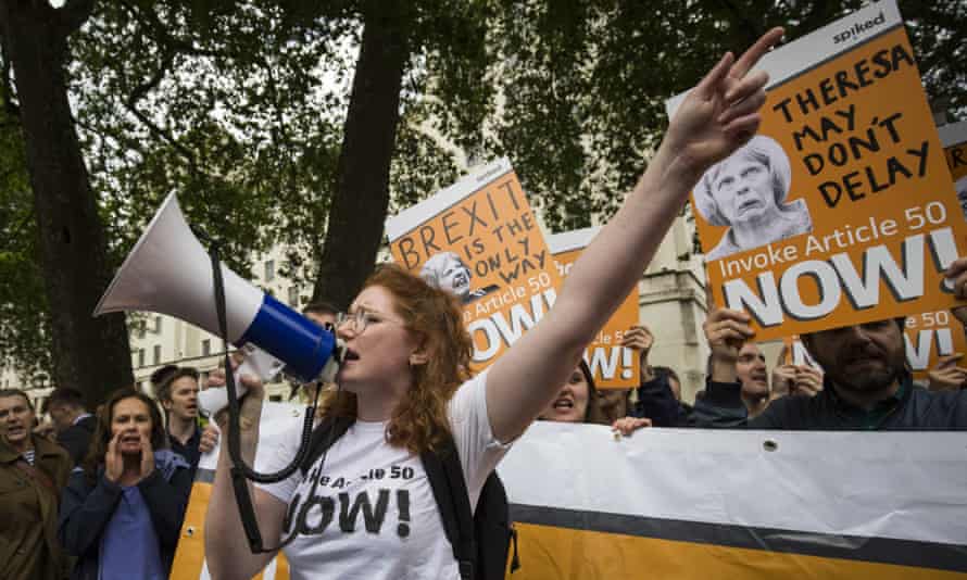 Pro-Brexit supporters urge Theresa May to invoke article 50