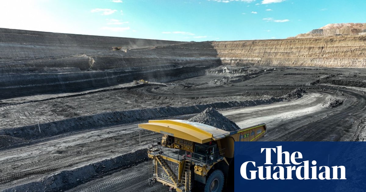 Adani to pay no company tax despite $1bn revenue from Queensland coalmine