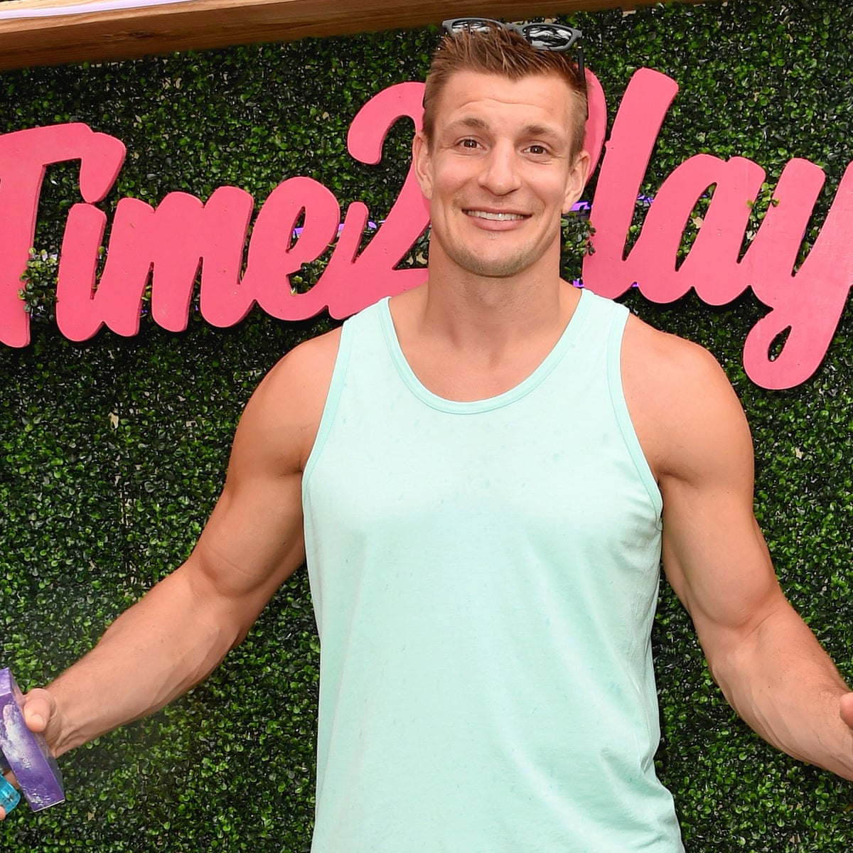 Former Patriot Rob Gronkowski Close To Signing Wwe Deal According To Report Nfl The Guardian