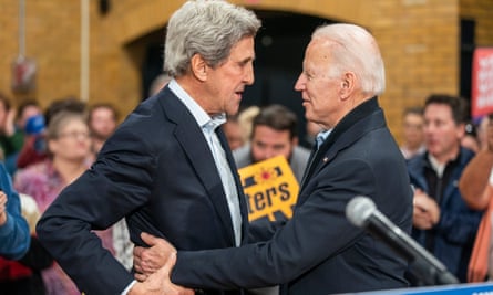 John Kerry with Joe Biden campaigning in Cedar Rapids, Iowa